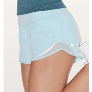 Lululemon Hotty Hot Short II 2.5” Size 4 Blue Glow